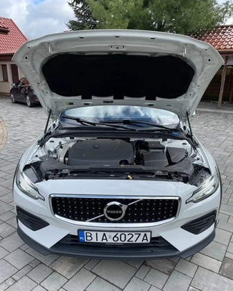 Volvo V60 Cross Country cena 122000 przebieg: 87237, rok produkcji 2019 z Białystok małe 781